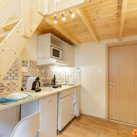 Mezzanine - Air Conditioned