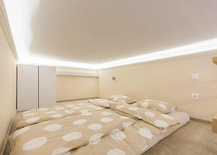 Mezzanine - Air Conditioned Apartmán