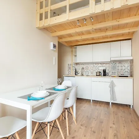 Mezzanine - Air Conditioned * Budapest