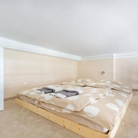 Mezzanine - Air Conditioned Appartement Boedapest