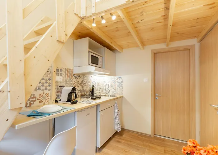 Mezzanine - Air Conditioned