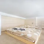 Mezzanine - Air Conditioned 아파트 부다페스트